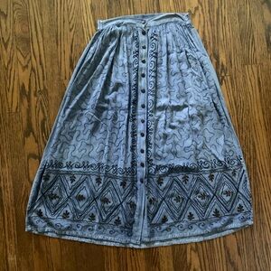 Beautiful vintage flowy boho skirt made in India embroidered indigo blue sz M/L